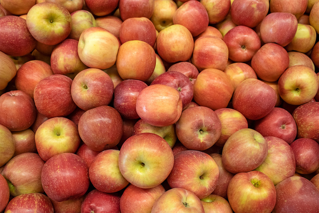 https://www.moananursery.com/wp-content/uploads/2022/11/ice-apples-full-bin-1920x1280-1-1024x683.jpg